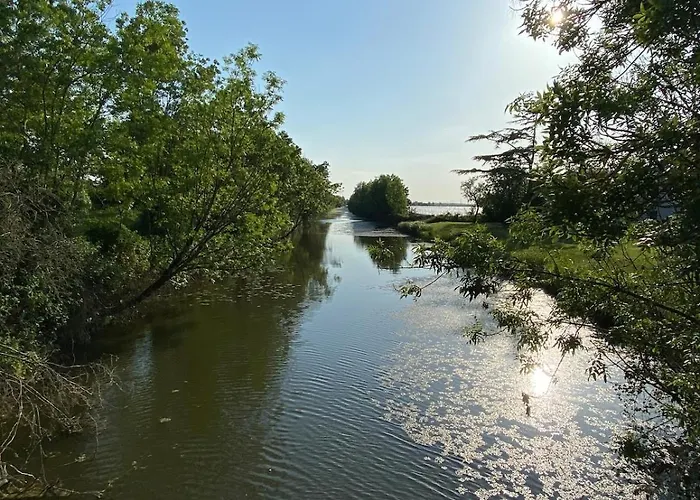 Marais Poitevins Le Grand Sablon Ouest * Vix (Vendee)